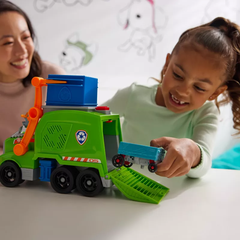 PAW Patrol : Crush N’ Roll prügiauto Rocky tegelaskuju ja ümberkujundatava kokkupressitud prügisõidukiga, laste mänguasjad poistele ja tüdrukutele alates 3. eluaastast