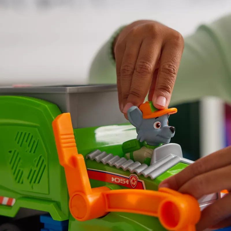 PAW Patrol : Crush N’ Roll prügiauto Rocky tegelaskuju ja ümberkujundatava kokkupressitud prügisõidukiga, laste mänguasjad poistele ja tüdrukutele alates 3. eluaastast