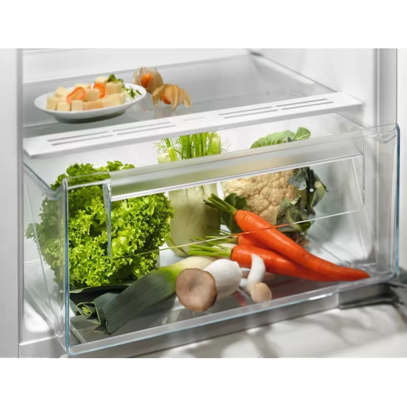 Sisseehitatud kombikülmik Electrolux LFB3AE12S, 188 L kogumaht (174 L külmik / 14 L sügavkülm), pööratavad uksed, LED, 35 dB