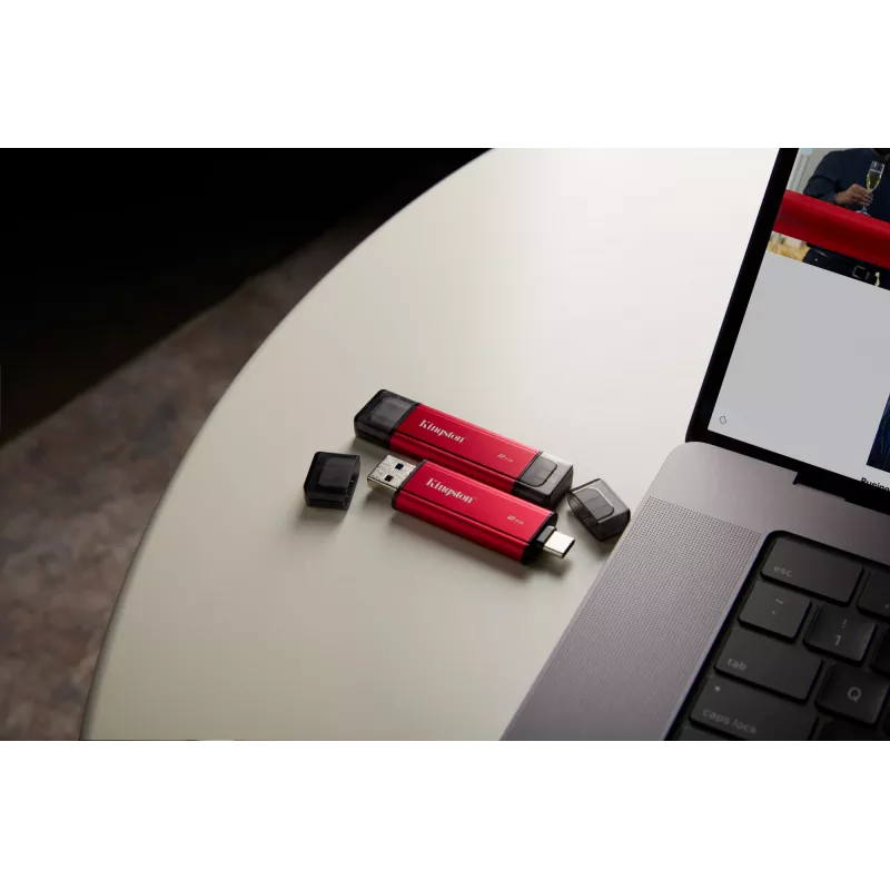 Väline SSD Kingston 2TB Dual USB-A/USB-C, USB 3.2 Gen 2, lugemine 1050 MB/s, kirjutamine 950 MB/s, must/punane
