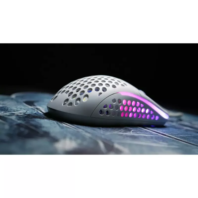 XTRFY M42 mõlemakäeline mängurihiir — optiline sensor, 16 000 DPI, USB Type-A, valge, RGB