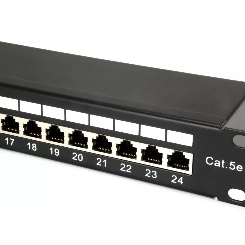 Equip 24-pordiline Cat.5e varjestatud patch-paneel, must