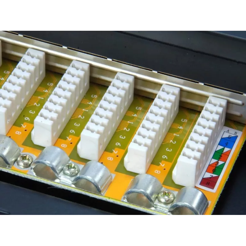 Equip 16-pordiline Cat.6 varjestatud jaotuspaneel, must, 10/100/1000Base-T(X), Gigabit Ethernet, 1000 Mbit/s, RJ-45, Cat6, riiulipaigaldus