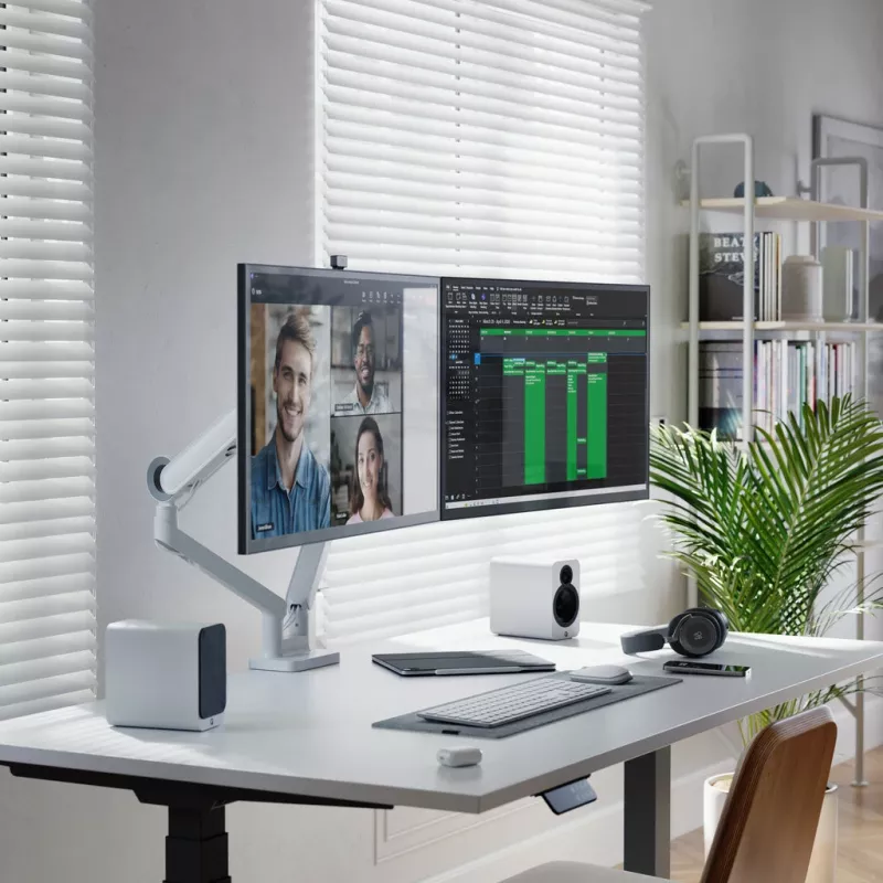 ALOGIC Desktop Monitor - Clarity Max Pro - 32in - 3840x2160 (4K UHD) USB-C toiteedastuse ja veebikaameraga