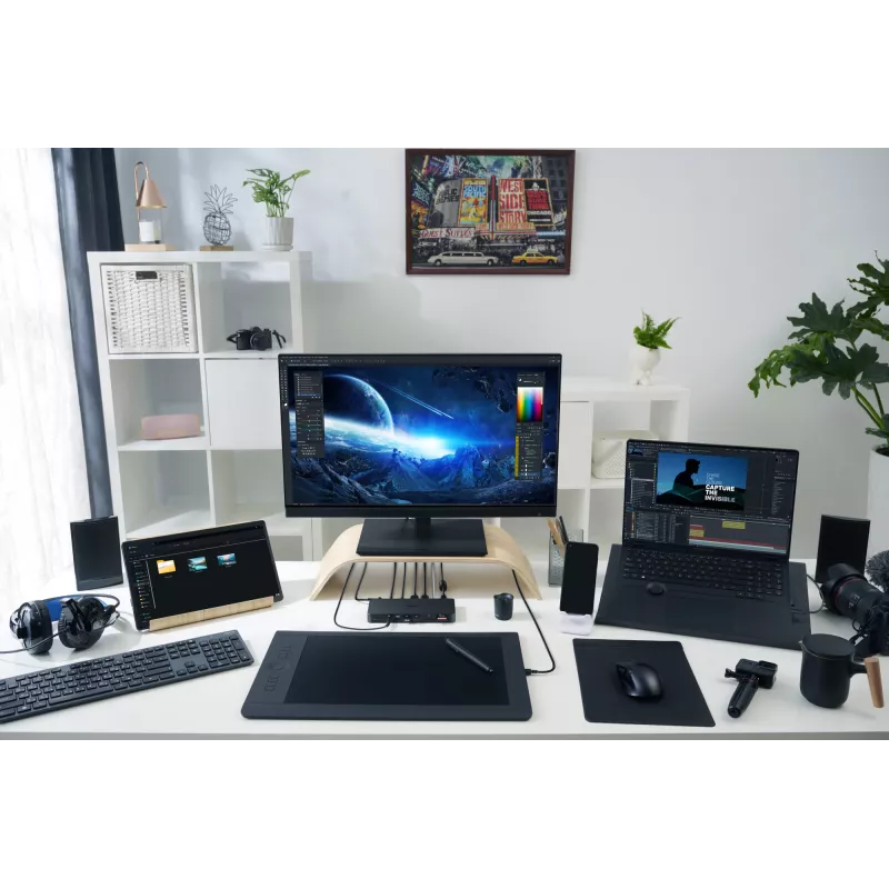 Dockingjaam ASUS DC500 Thunderbolt 4 Triple 4K, 150W PD, 3 kuvarit, 2x HDMI 2.1, 2x USB‑A, 2x USB2.0, RJ‑45, MicroSD