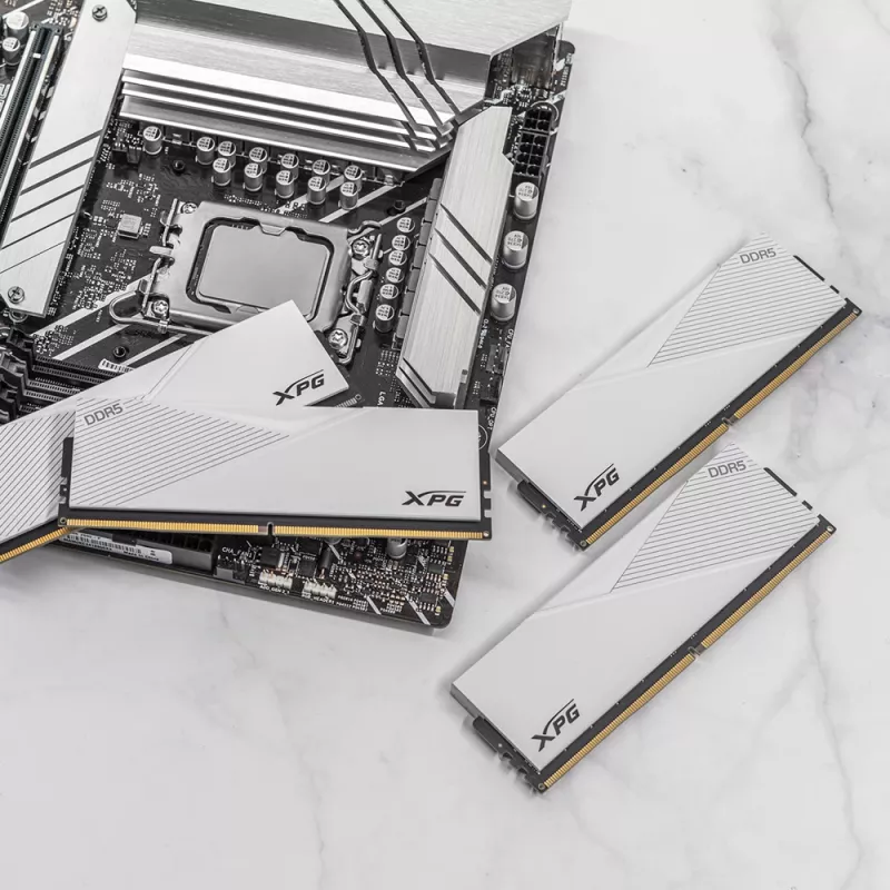 ADATA XPG Lancer Blade DDR5-6000 32 GB mälumoodul, valge, AX5U6000C3032G-SLABWH