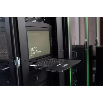 DIGITUS Modularne 43,2 cm (17-tolline) TFT-konsool 8 pordiga KVM-iga RAL 9005 must - Qwertzu saksa