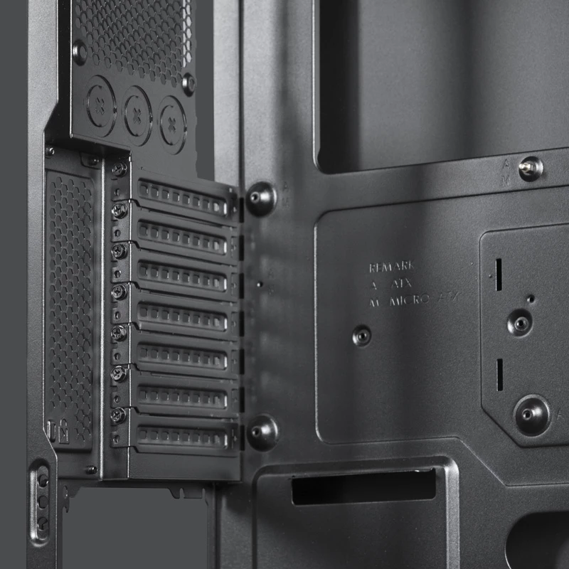 PC Case CHIEFTEC CW-01B-OP Torn Must — SPCC, 7×3,5-tollist sahtlit, 7×2,5-tollist sahtlit, 3×5,25-tollist sahtlit, GPU kuni 410 mm