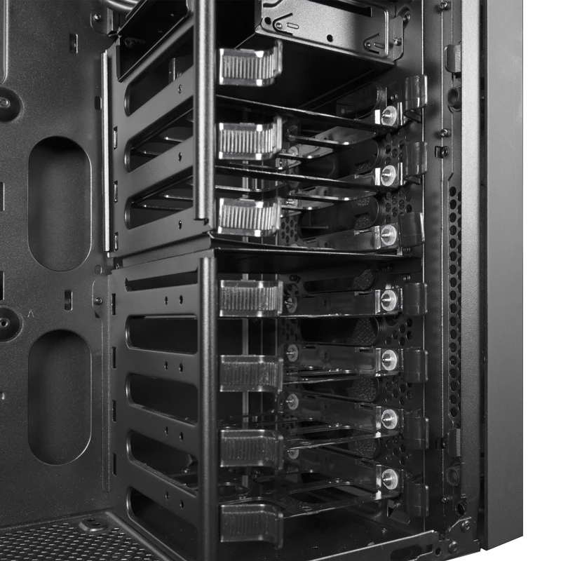 PC Case CHIEFTEC CW-01B-OP Torn Must — SPCC, 7×3,5-tollist sahtlit, 7×2,5-tollist sahtlit, 3×5,25-tollist sahtlit, GPU kuni 410 mm