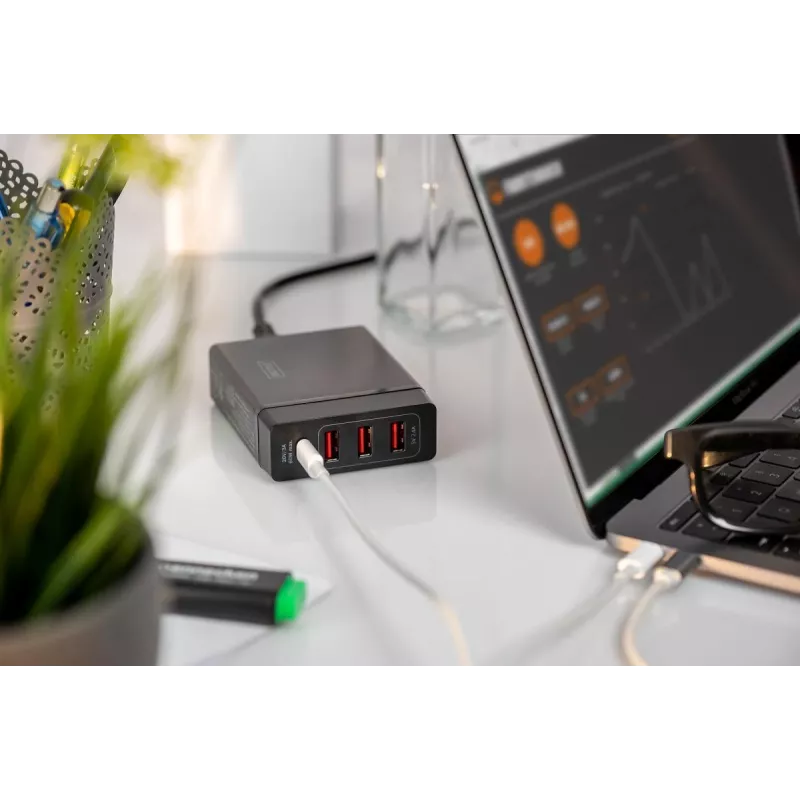 DIGITUS 4-pordiline USB-laadija, 72W 1x USB-C (PD) 5,9,15,20V/3A, 3x USB-A 5V/2.4A, must