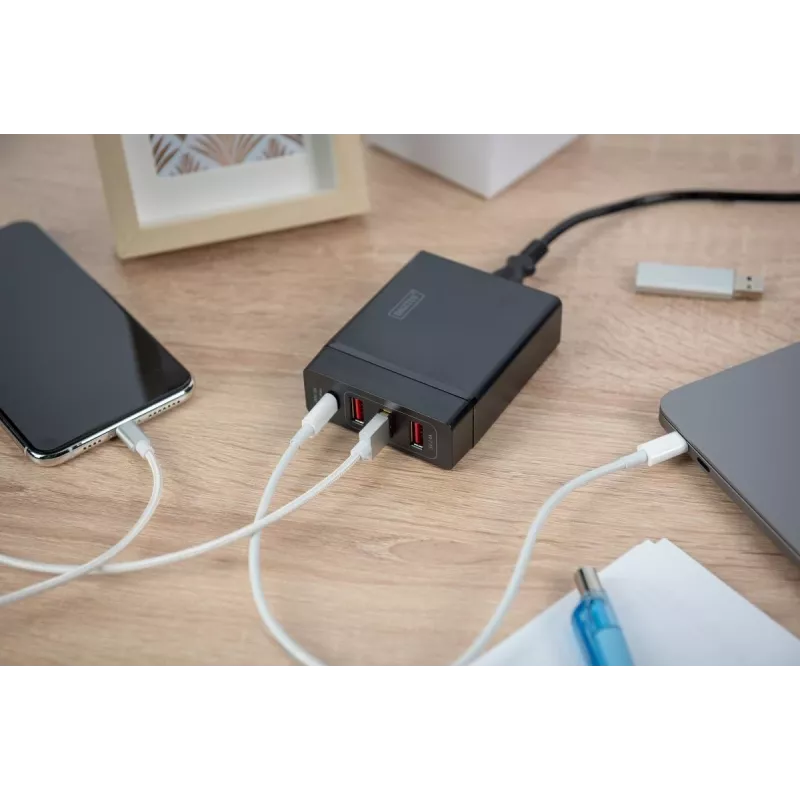 DIGITUS 4-pordiline USB-laadija, 72W 1x USB-C (PD) 5,9,15,20V/3A, 3x USB-A 5V/2.4A, must