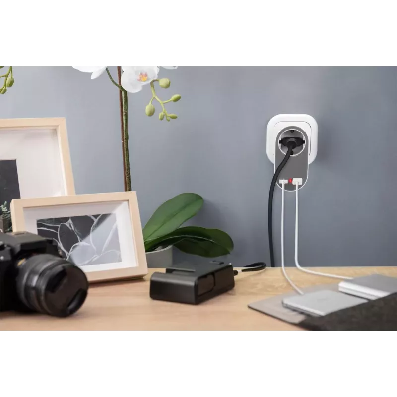 DIGITUS toiteadapter 2 USB-pordiga 250V, 50 Hz, USB: 5V, 2,1A, valge / hall
