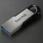 WESTERN DIGITAL SanDisk Ultra Flair - 16 GB USB-mälupulk - USB 3.0 - Must / Hõbedane