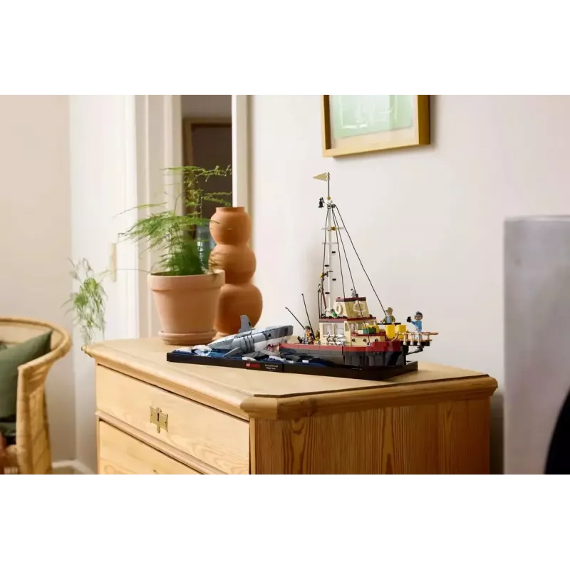 Konstruktsioonikomplekt LEGO Ideas 21350 Jaws komplekt — 1497 tükki, 3 minifiguuri, paat ja ikooniline hai, soovitatav vanus 18+