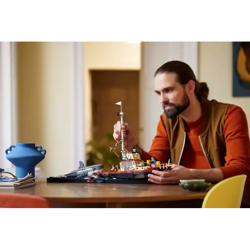Konstruktsioonikomplekt LEGO Ideas 21350 Jaws komplekt — 1497 tükki, 3 minifiguuri, paat ja ikooniline hai, soovitatav vanus 18+