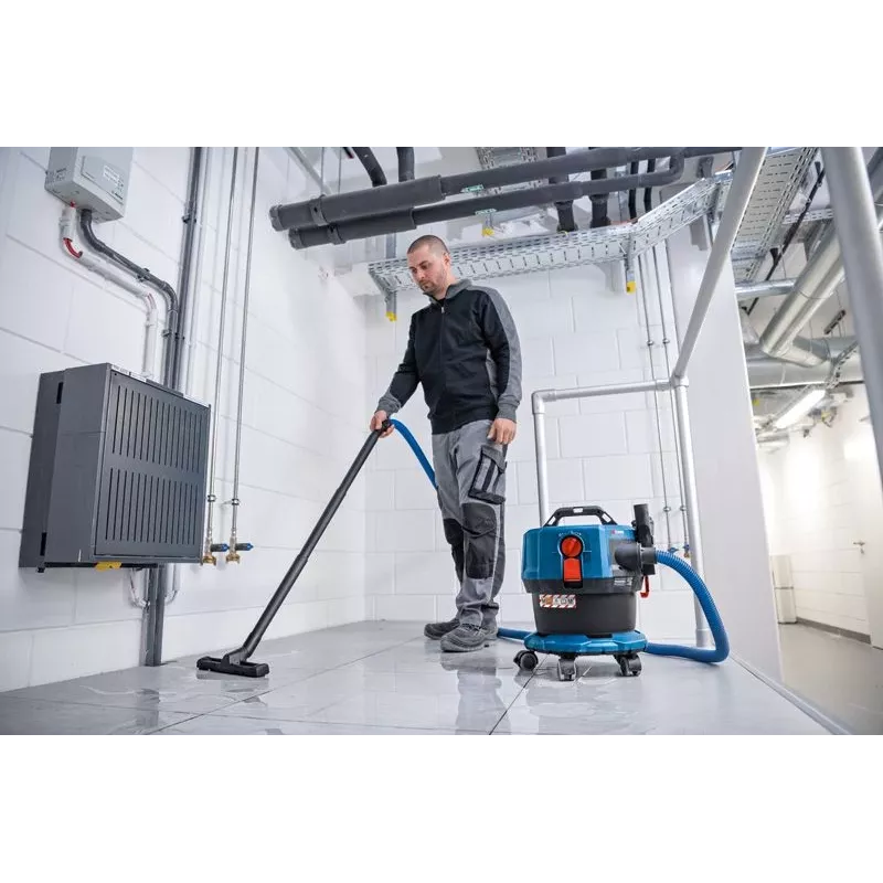 Bosch GAS 18V-12 MC Professional 12 l silindertolmuimeja kuivaks ja märjaks puhastuseks, komplekt