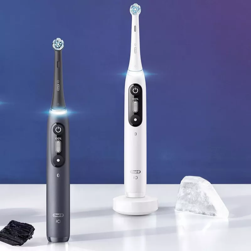 Oral-B iO elektriline hambahari Täiskasvanutele Pöörlev hambahari Must