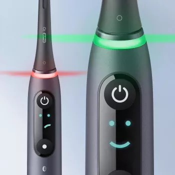 Oral-B iO elektriline hambahari Täiskasvanutele Pöörlev hambahari Must