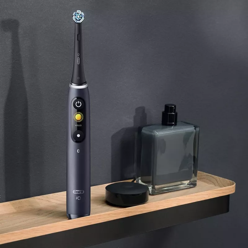 Oral-B iO elektriline hambahari Täiskasvanutele Pöörlev hambahari Must