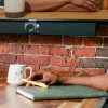 Owl Labs Owl Bar videokonverentsiseade — 4K videokonverentsiriba aktiivse kõneleja fookusega (lisage Meeting Owl 3 või Pro 360-kraadise katvuse ja automaatse kaameravahetuse jaoks)