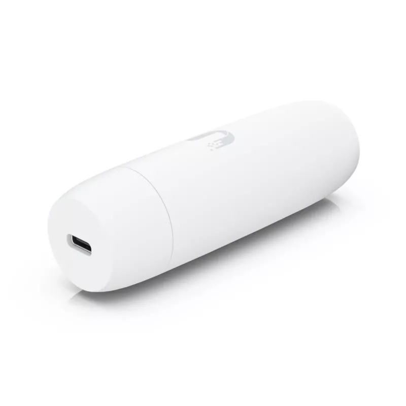 PoE adapter UBIQUITI UACC-ADAPTER-POE-USBC — 48V sisend, 5V 0,25A väljund, kompaktne 30,4×30,4×95mm, valge