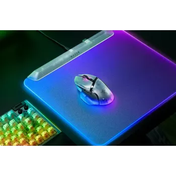 Gaming hiir Razer Basilisk V3 Pro 35K Phantom Valge Edition — optimeeritud mängupind optilistele ja laserhiirtele