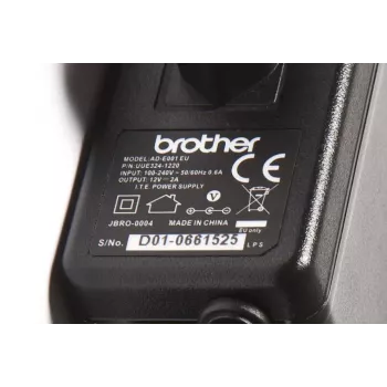 Brother ADE001EU toiteadapter siseruumides Must