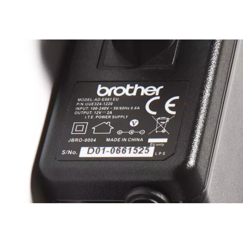 Brother ADE001EU toiteadapter siseruumides Must
