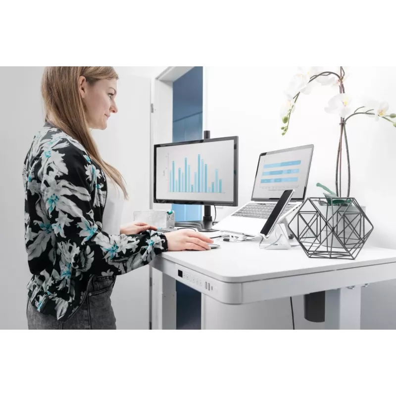 DIGITUS elektriliselt reguleeritava kõrgusega laud 120x60x12cm USB-ga valge