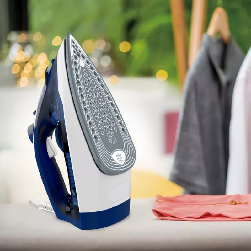 Tefal FV2838 Dry & Steam iron Cerilium soleplate 2400 W Blue, Valge
