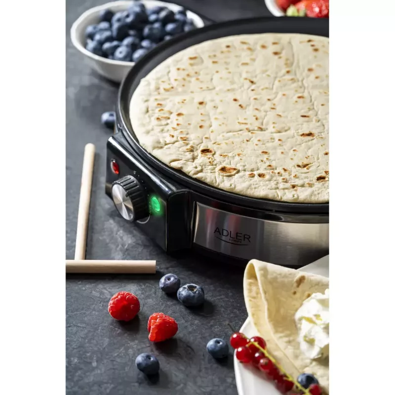 Pannkoogimasin Adler AD 3058 1600 W Must Roostevaba teras