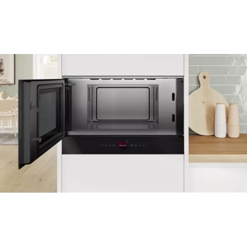 Sisseehitatav soolo-mikrolaineahi Bosch Serie 8 BFL7221B1 — 900 W, 21 L, puutetundlik juhtimine, must