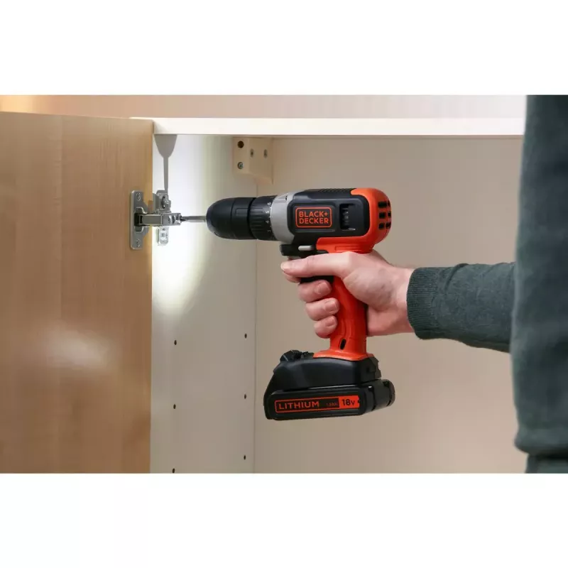 Juhtmeta puur-kruvikeeraja Must & Decker BCD001C1, 18 V, Li‑ion 1.5 Ah, oranž/must