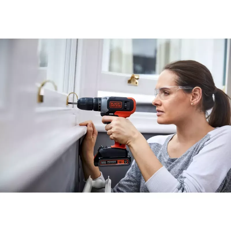 Juhtmeta puur-kruvikeeraja Must & Decker BCD001C1, 18 V, Li‑ion 1.5 Ah, oranž/must