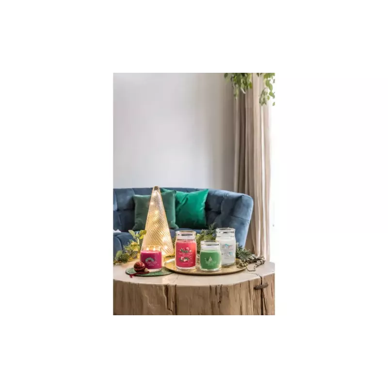 Yankee Candle Signature Magical Bright Lights suur purgiküünal, 567 g