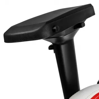 PC-mängutool noblechairs EPIC — polsterdatud iste, max koormus 120 kg, kõrgus 131–141 cm, istme laius 56 cm, rattad