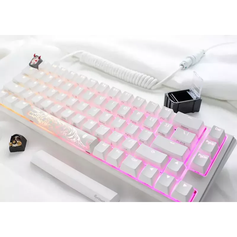 Ducky One 3 Classic Pure Valge SF mängurklaviatuur USB mehaaniline 67 klahvi RGB