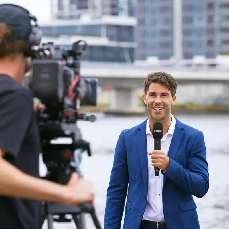 Käeshoitav kondensaatormikrofon RØDE Interview Pro — ringsuunaline, 48 kHz/32-bitine, 32 GB, juhtmevaba, kuni 200 m, must