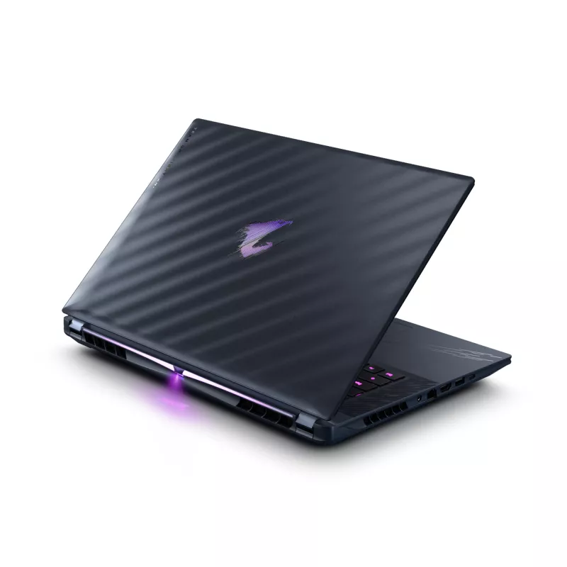 Sülearvuti GIGABYTE AORUS MASTER 16 40,6 tolli Intel Core Ultra 9 32GB 2TB NVIDIA RTX 5080 Windows 11 Pro