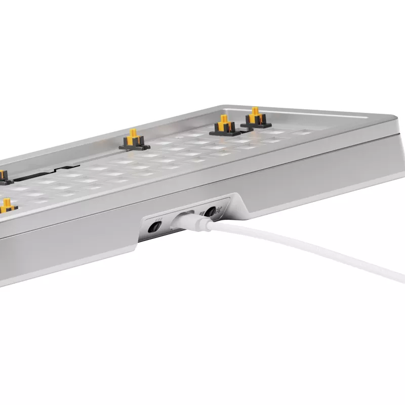 Mehaaniline klaviatuur GLORIOUS GMMK 3 PRO 65% Barebones Wired Silver — 65% USB RGB, 2 m kaabel