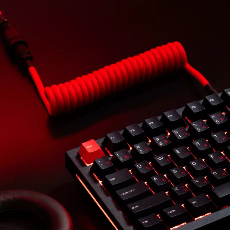 Keerdunud USB-kaabel GLORIOUS GMMK Crimson Red jaoks — eemaldatav klaviatuurikaabel, keerdunud disain