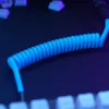 Spiraalne USB-kaabel GLORIOUS GMMK Electric Blue — Eemaldatav klaviatuurikaabel, täisnurksed pistikud