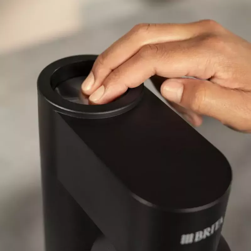 Karbonisaator Brita 1046729 Must