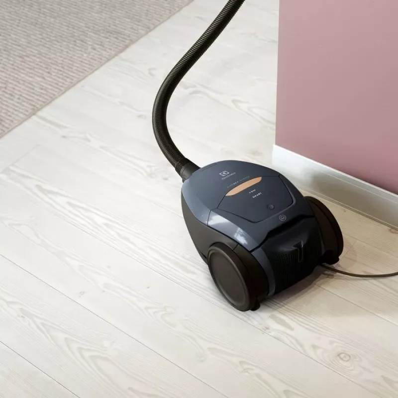 Silindertolmuimeja Electrolux PD82-8DB, kuivpuhastus, tolmukott, 3,5 L, EPA E12, 12 m raadius