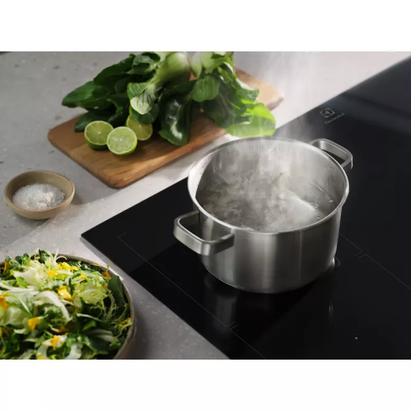 Electrolux EIS62443 Must sisseehitatav 60 cm tsoon-induktsioonpliit 4 tsooniga