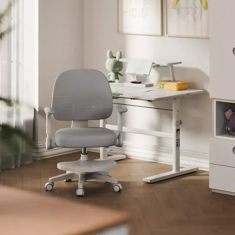 Pöördtool mark adler Junior 5.0 — ergonoomiline võrk seljatugi, vahtpolsterdatud iste, reguleeritav kõrgus 42–54 cm, hall