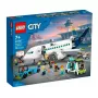 LEGO reisilennuki ehituskomplekt 60367 — City seeria, 913 tükki, 2 minifiguuri, detailne sisustus