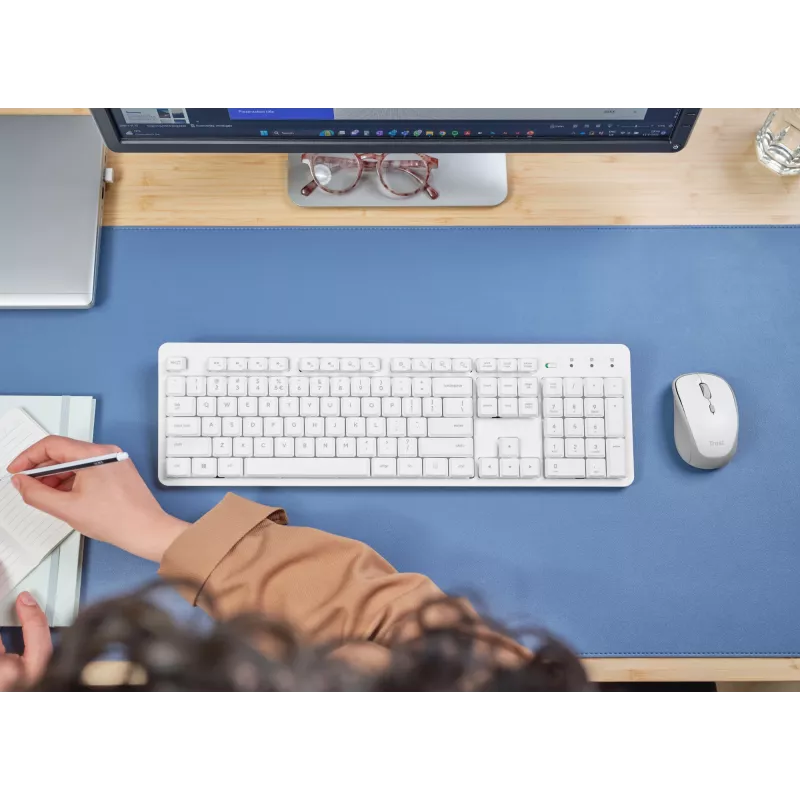 Trust Ody II klaviatuur koos hiirega Kodu/Kontor RF juhtmevaba QWERTY USA inglise keel Valge