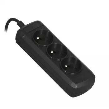 Toitepikenduskaabel ActiveJet COMBO-IEC-3G/1.5M — 3-sooneline IEC-pistik, 1,5 m, 3 vahelduvvoolu pesa, 230 V/50 Hz, 10 A, must