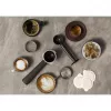 Espressomasin AEG EC6-1-6BST, manuaalne lauapealne, 1,0 L veepaak, 15 bar, piimavahustaja, 1450 W, puutjuhtimine, must